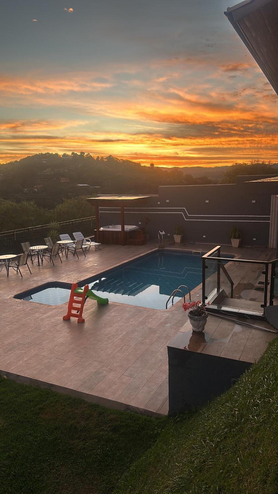 Chacara Gama Em Condominio Igarata-Sp - Jacuzzi Com Hidromassagem, Piscina E Sauna Exterior photo